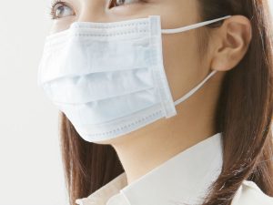 マスクをした女性